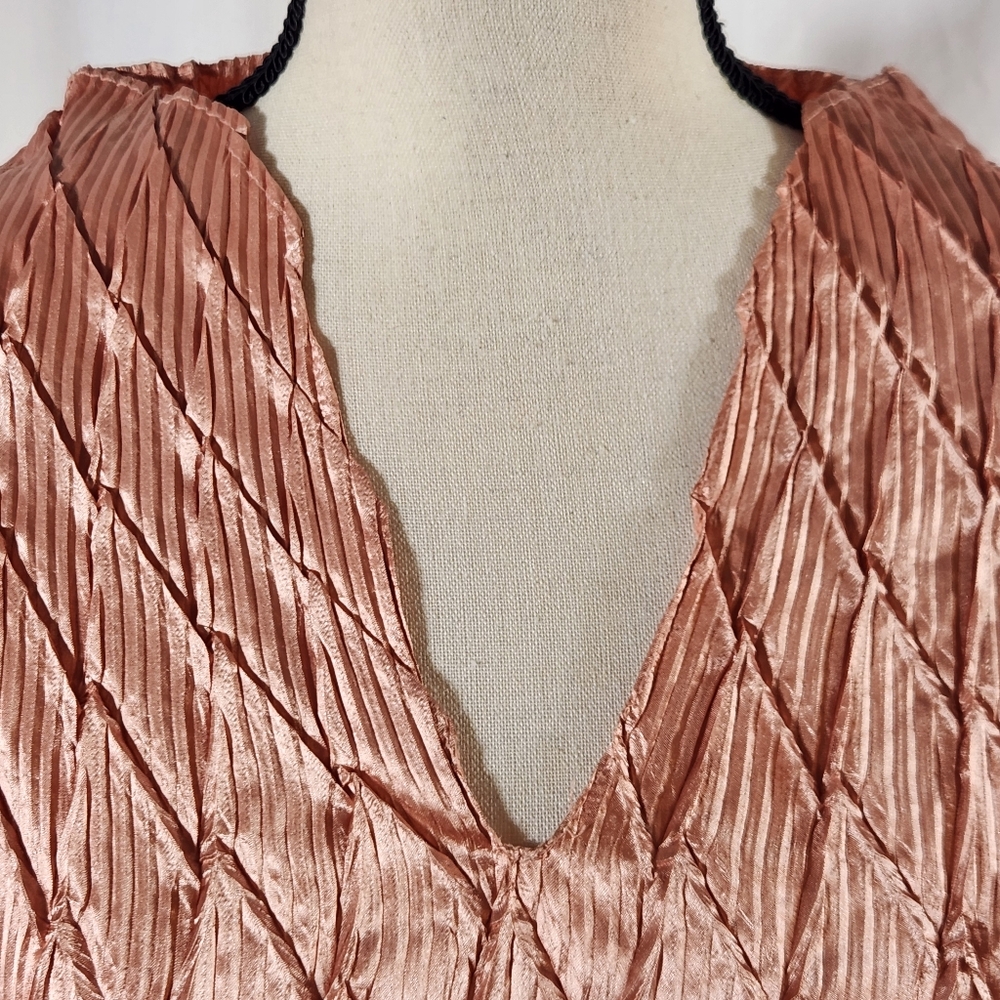 Nicola Elegant Pleated Top in Shimmering Copper/Peach Size XL - Picture 5 of 6